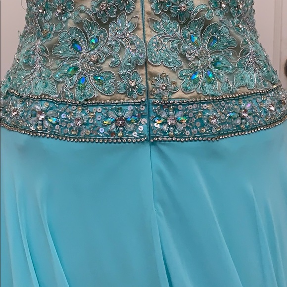 Tony Bowls Evening Gown - Picture 5 of 6